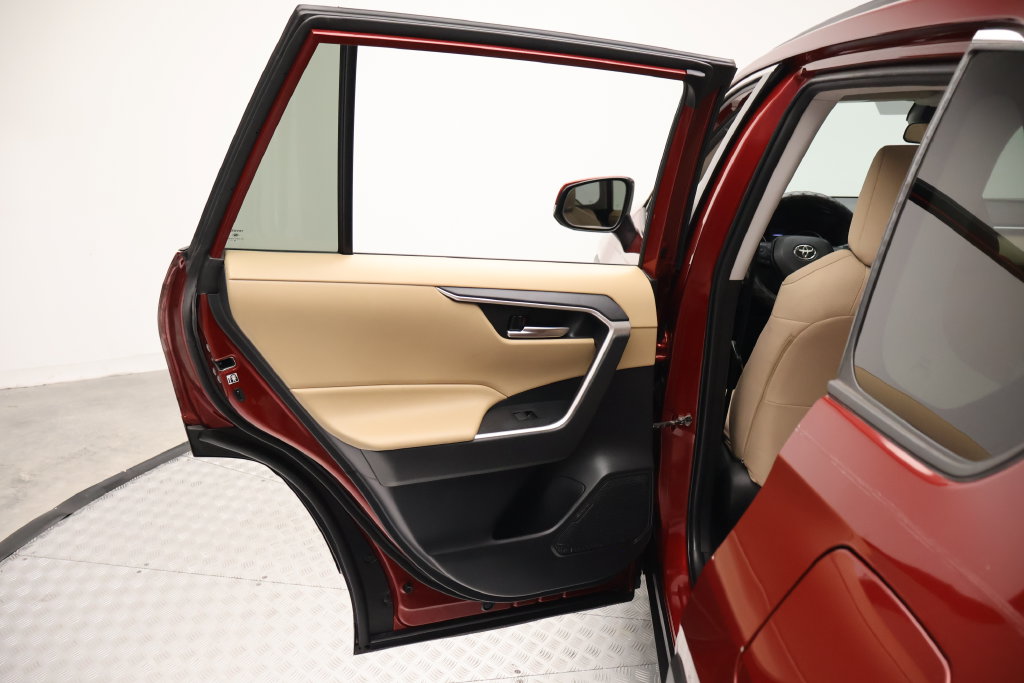 Thumbnail: 2019 Toyota RAV4 - 21