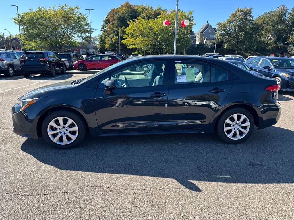 2026 Toyota Corolla LE photo 4