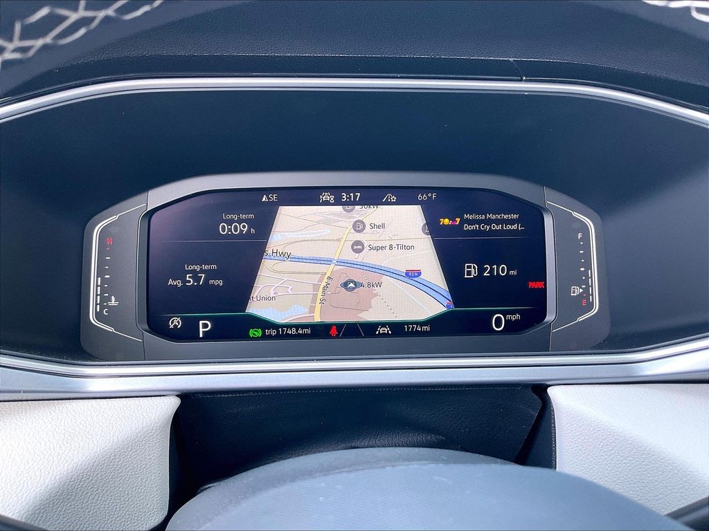 2025 Volkswagen Taos — photo 24