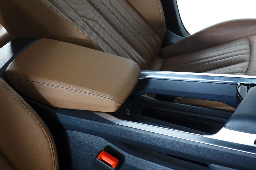 Thumbnail: 2024 Audi Q8 e-tron - 16