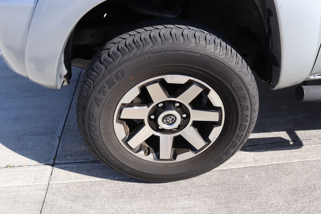 2006 Toyota Tacoma PreRunner 4