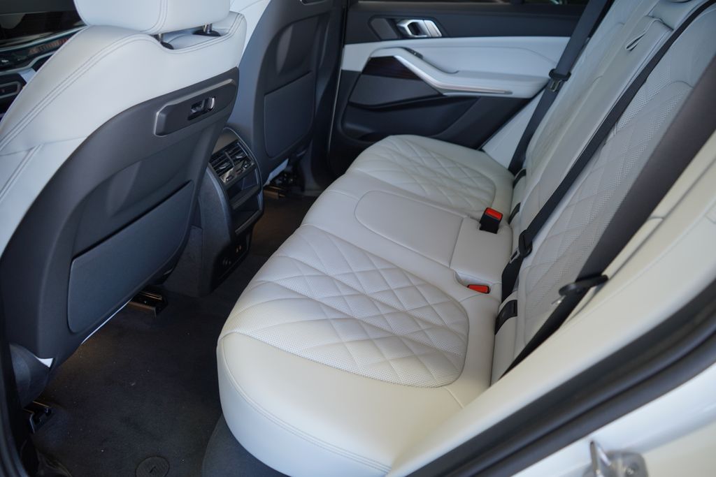 Thumbnail: 2026 BMW X5 - 20