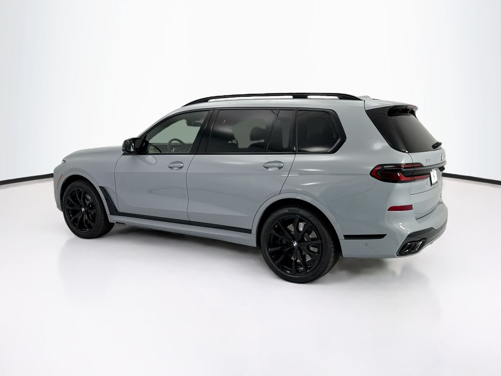 Thumbnail: 2027 BMW X7 - 7