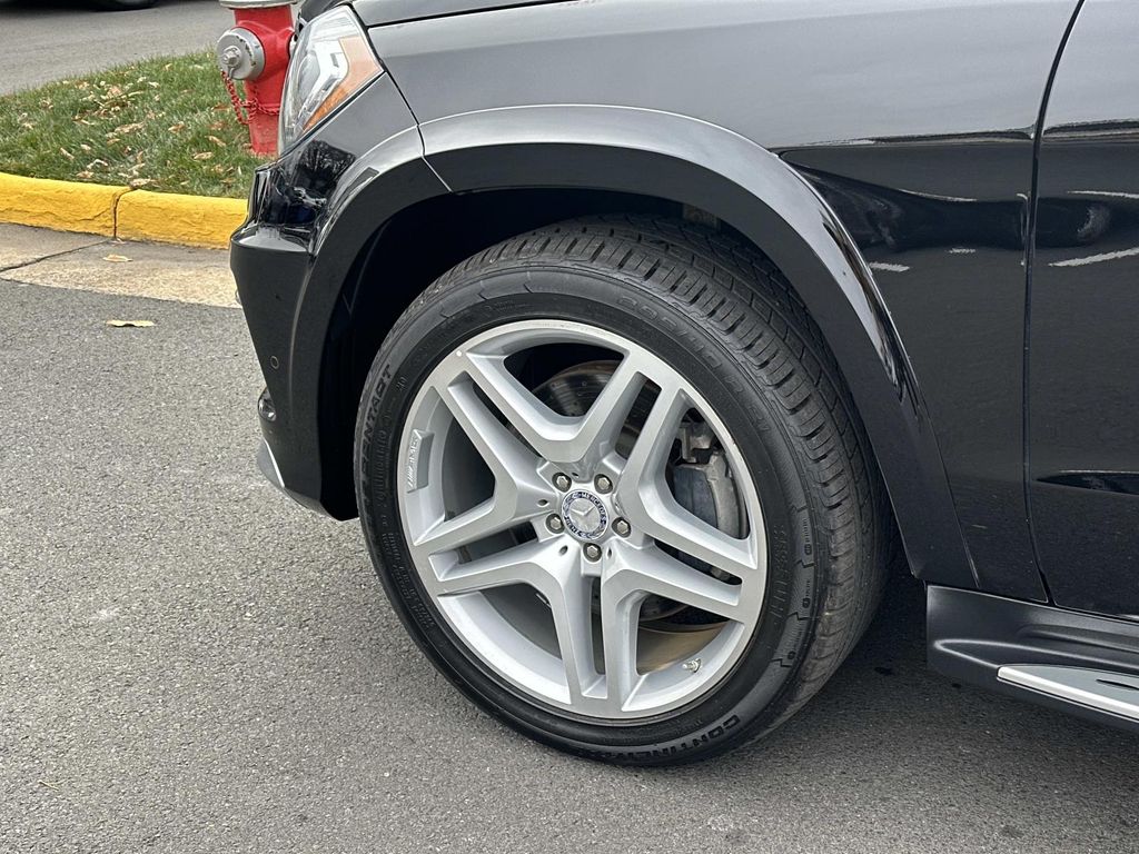 Thumbnail: 2013 Mercedes-Benz GL-Class - 14