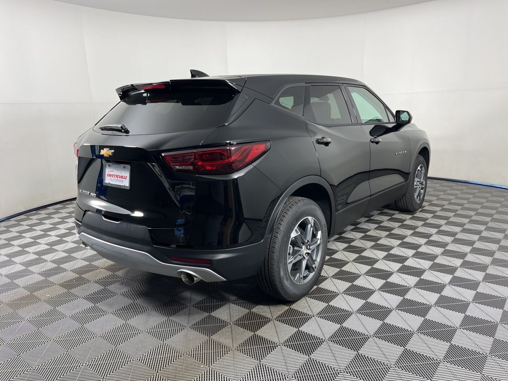 Thumbnail: 2026 Chevrolet Blazer - 5