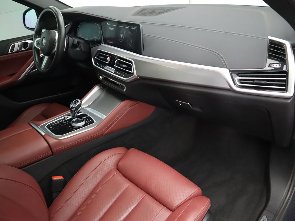 Thumbnail: 2022 BMW X6 - 18