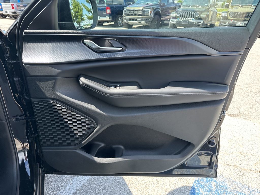 2025 Jeep Grand Cherokee L Laredo - Photo 52