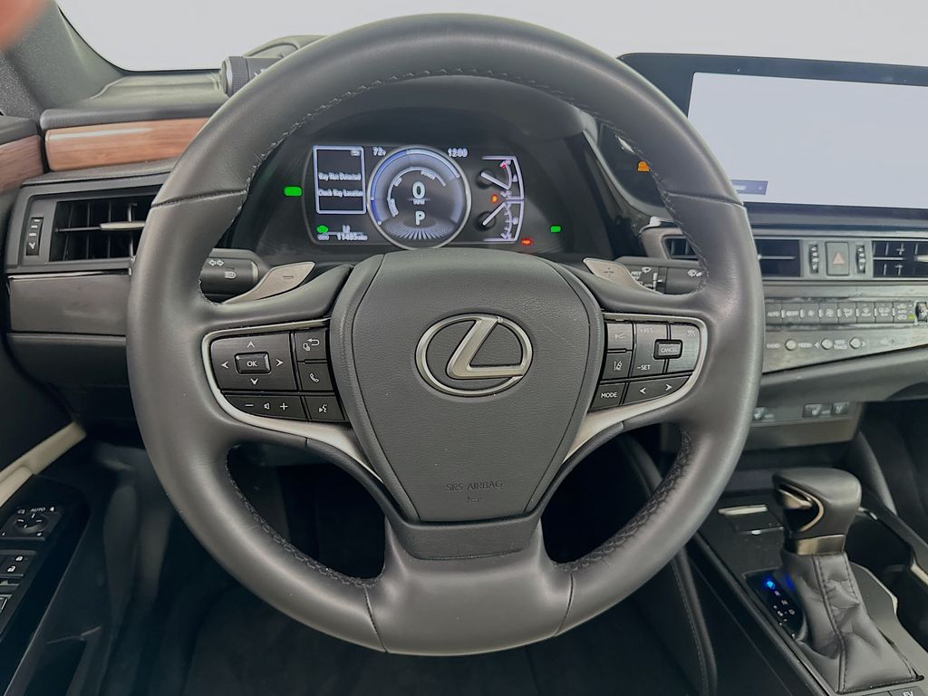 2024 Lexus ES Hybrid 300h 11