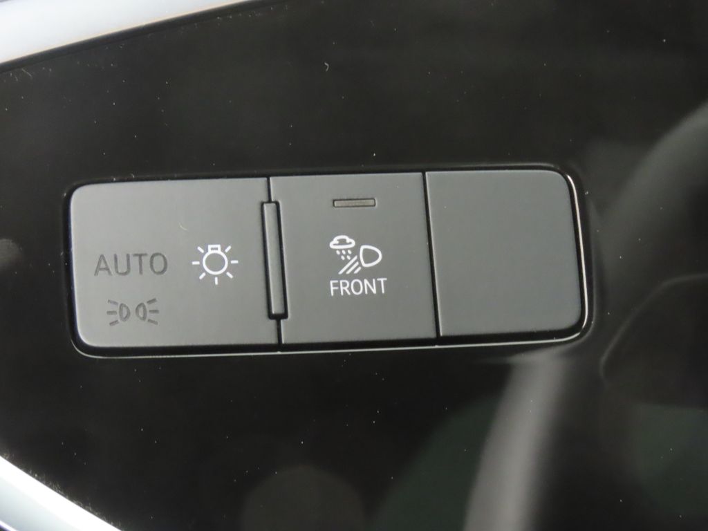 Thumbnail: 2025 Audi Q3 - 20