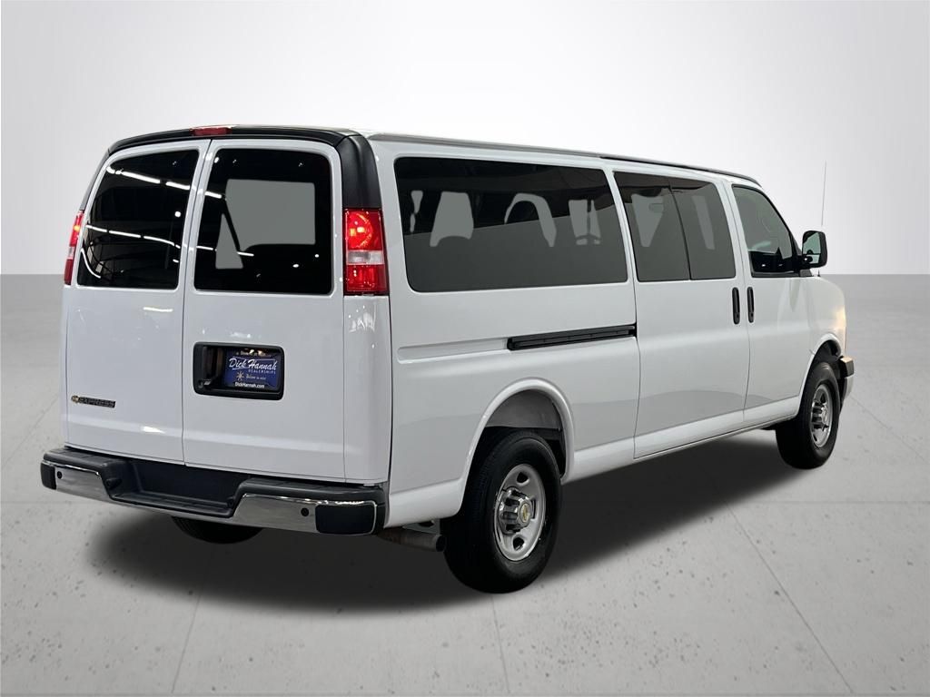 2025 Chevrolet Express 3500 LT