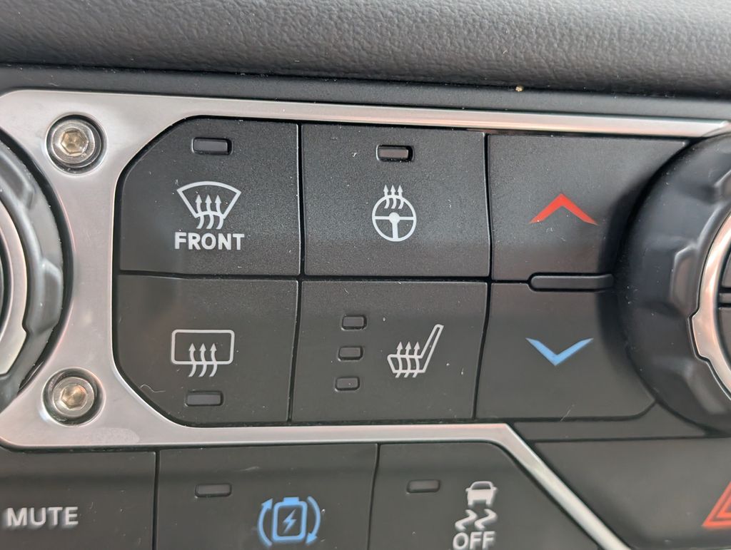 Used 2025 Jeep Wrangler SUV