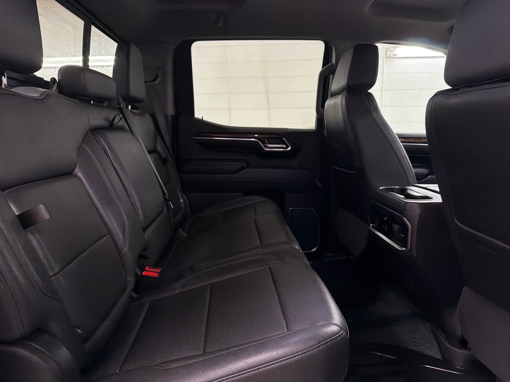 Certified Used 2025 White GMC Elevation image 31