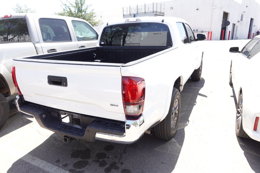 2023 Toyota Tacoma SR5 Double Cab 2WD V6 Auto Short Bed's photo