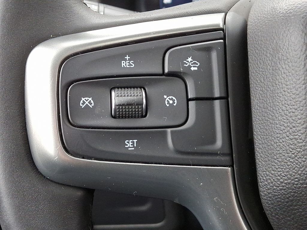 Thumbnail: 2022 Chevrolet Suburban - 23