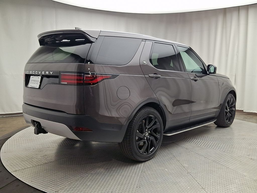 Thumbnail: 2025 Land Rover Discovery - 4
