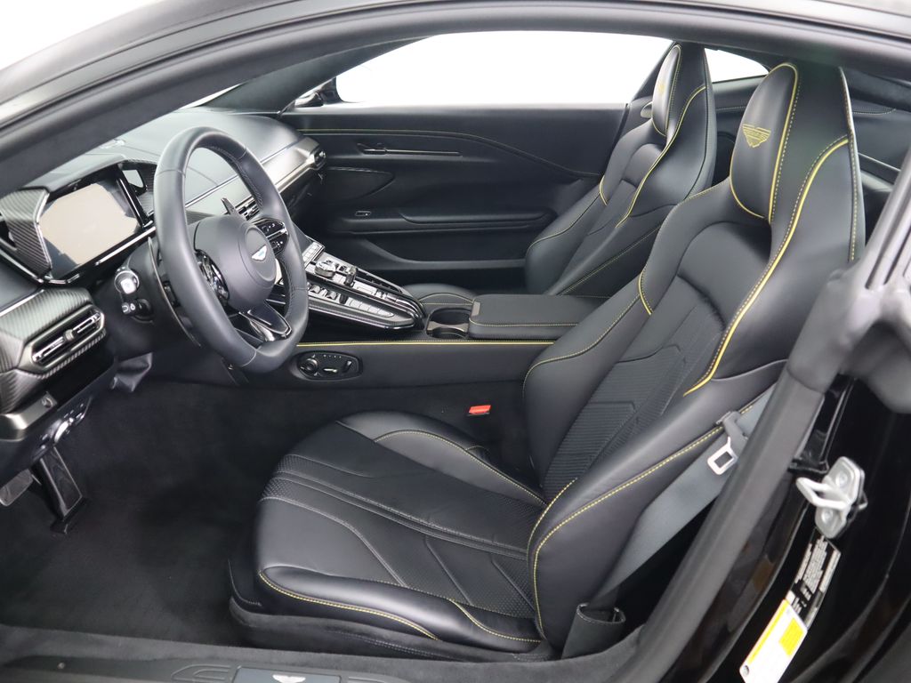 2025 Aston Martin Vantage  20