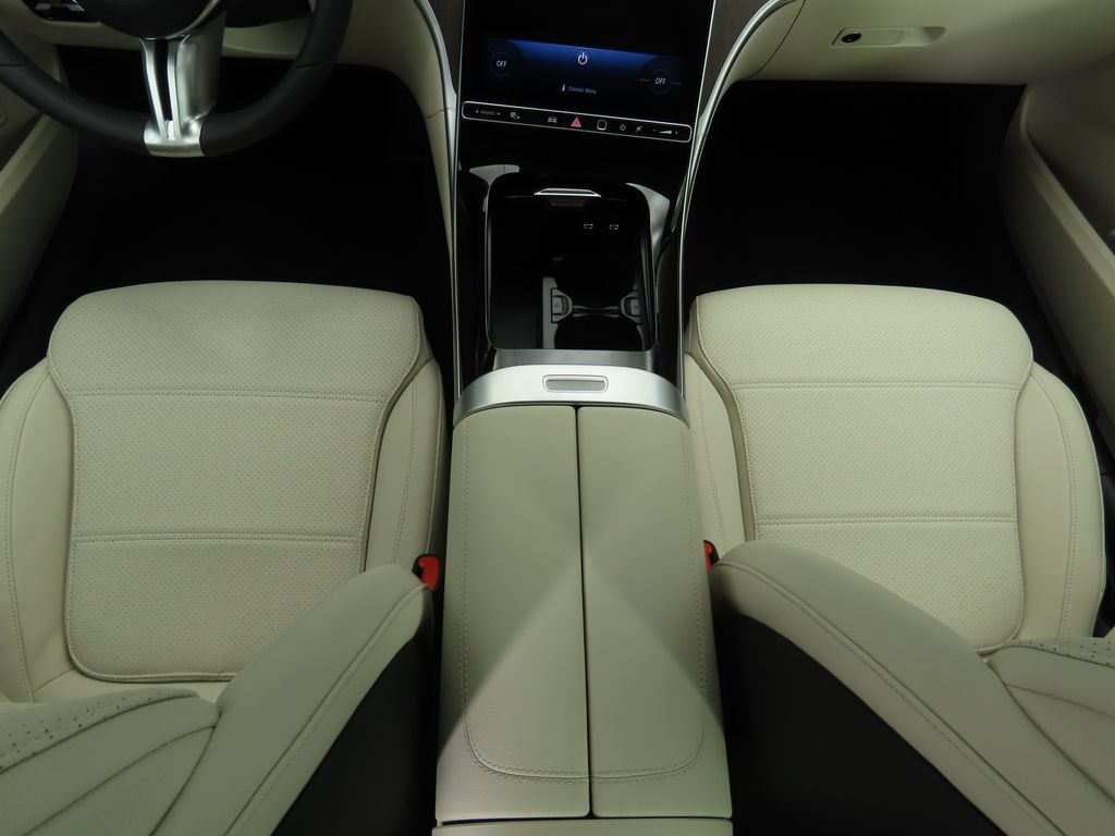 Thumbnail: 2025 Mercedes-Benz C-Class - 16