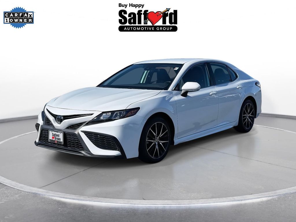 2024 Toyota Camry SE FWD