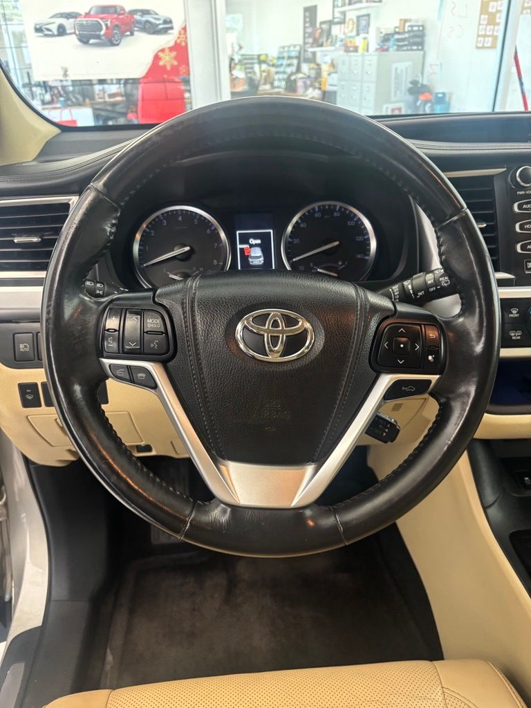 Used 2015 Toyota Highlander SUV
