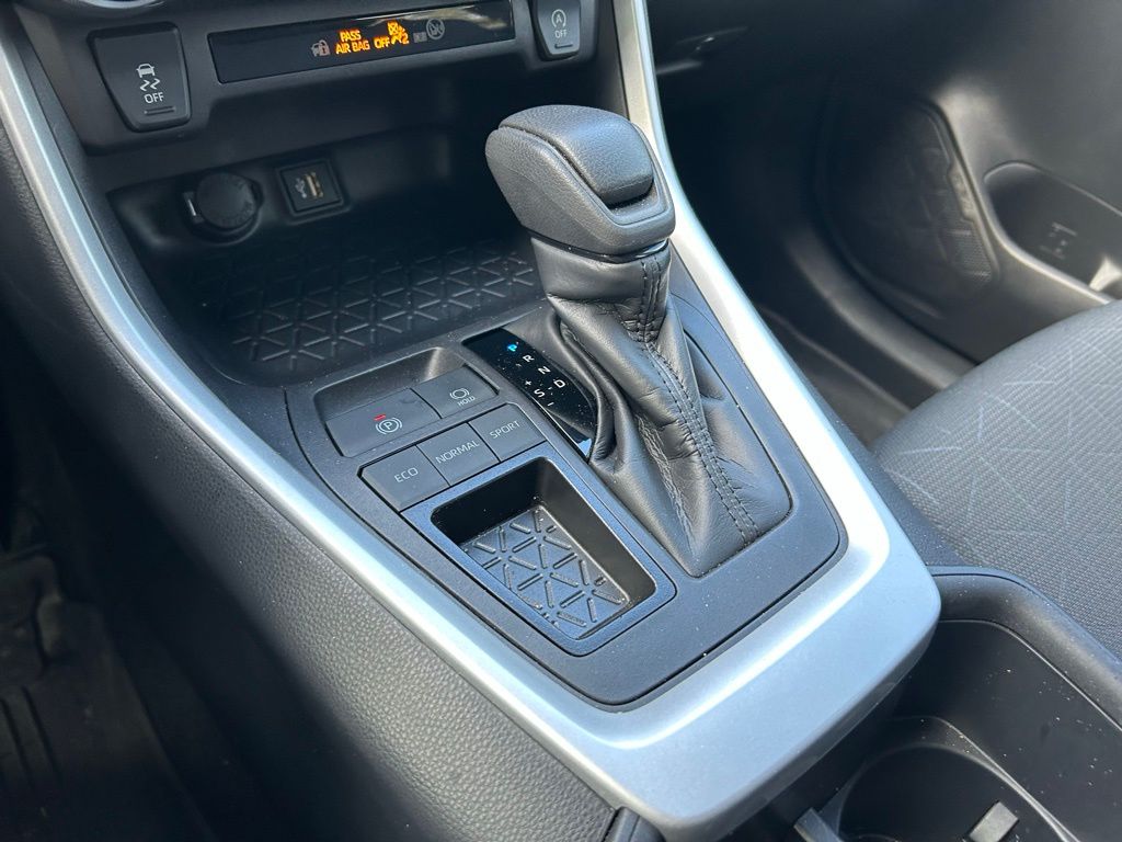 Thumbnail: 2024 Toyota RAV4 - 27