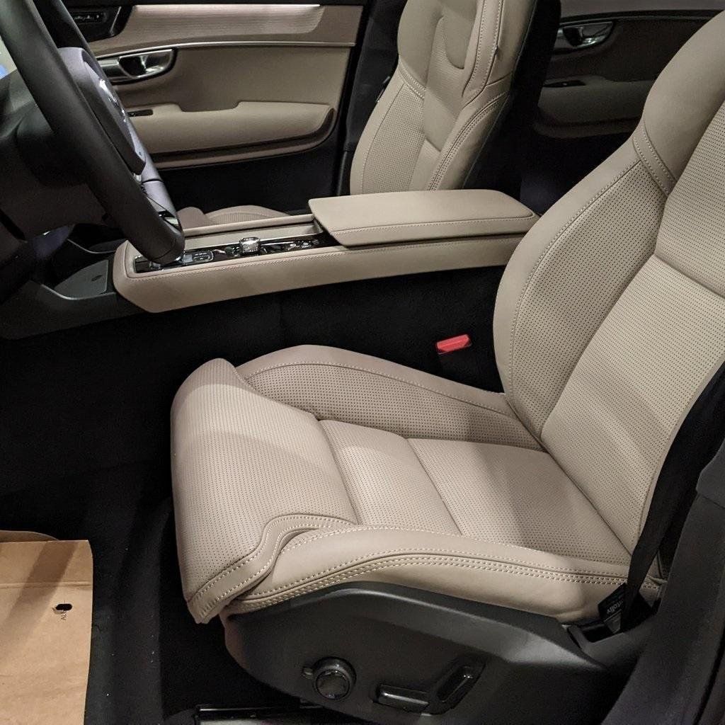 2026 Volvo XC90 Ultra - Photo 13