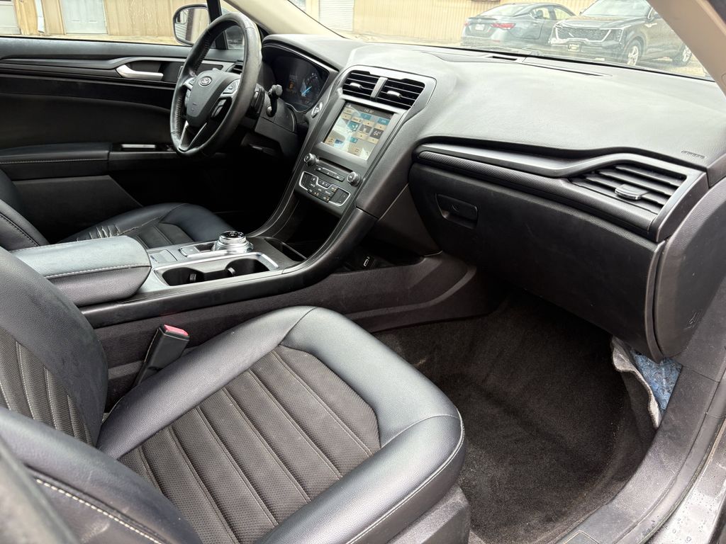 2018 Ford Fusion SE Gray at Community Honda