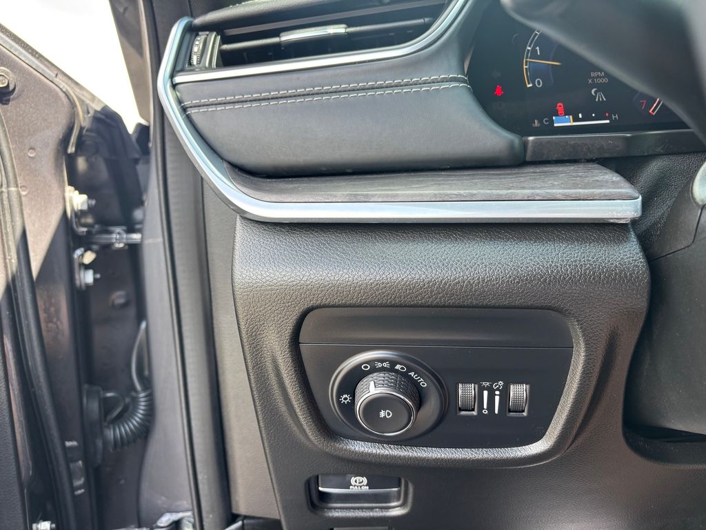 Used Car 2022 Jeep Grand Cherokee L  Overland For Sale Under $35,000 In Austin, Texas