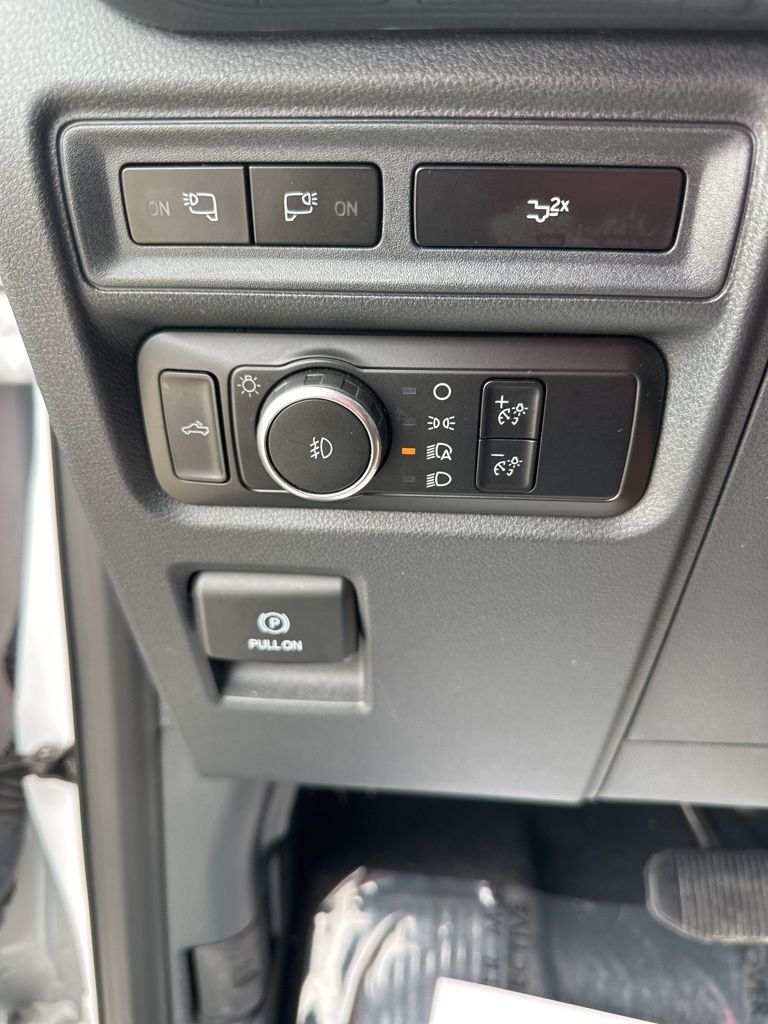 2023 Oxford White Ford F-150 XLT RWD Truck
