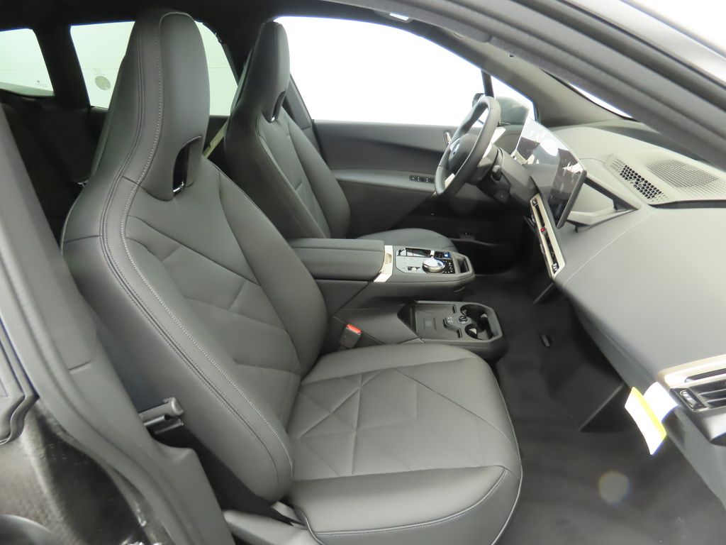 2025 BMW iX xDrive50 21