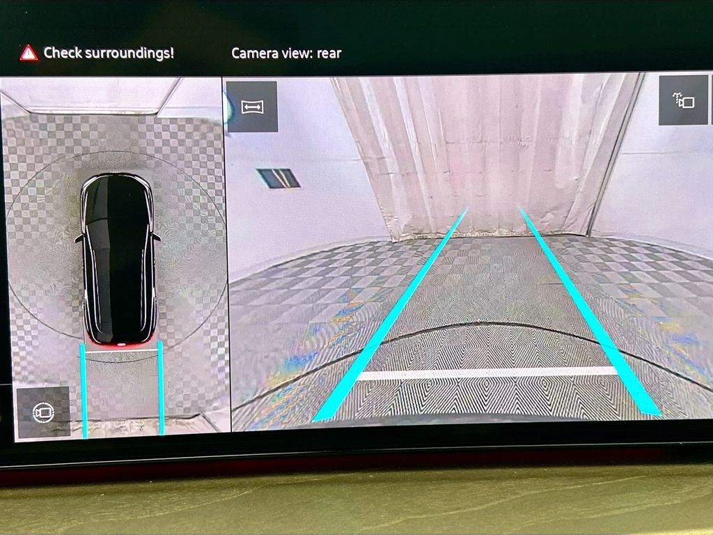 Thumbnail: 2025 Audi Q5 - 16