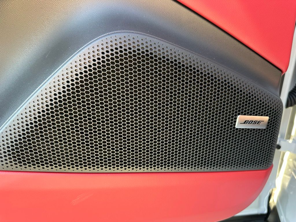 Thumbnail: 2025 Porsche Macan - 21