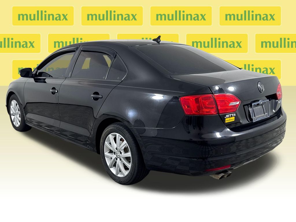 Used 2012  Volkswagen 2.5L SE image 10