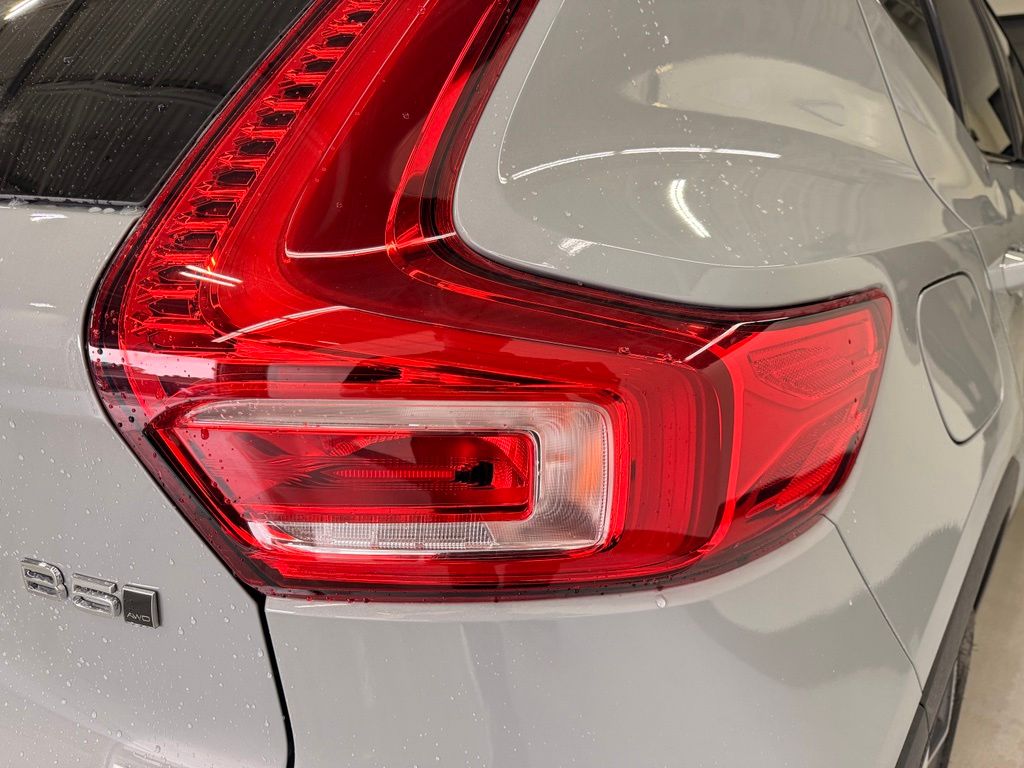 Thumbnail: 2026 Volvo XC40 - 5