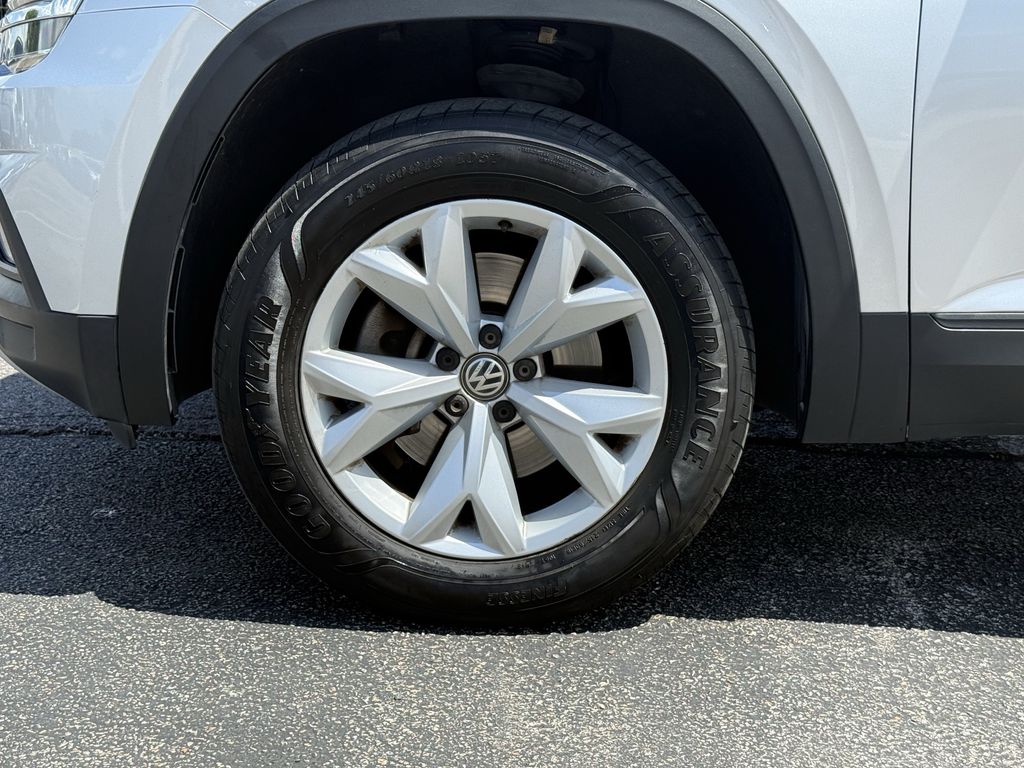 2018 Volkswagen Atlas 3.6L V6 SE Silver at Community Honda