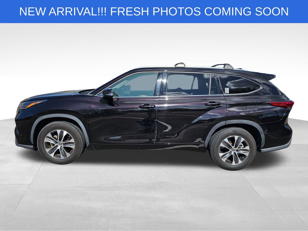 2021 Toyota Highlander XLE 3