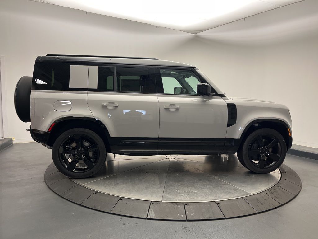 Thumbnail: 2026 Land Rover Defender - 6