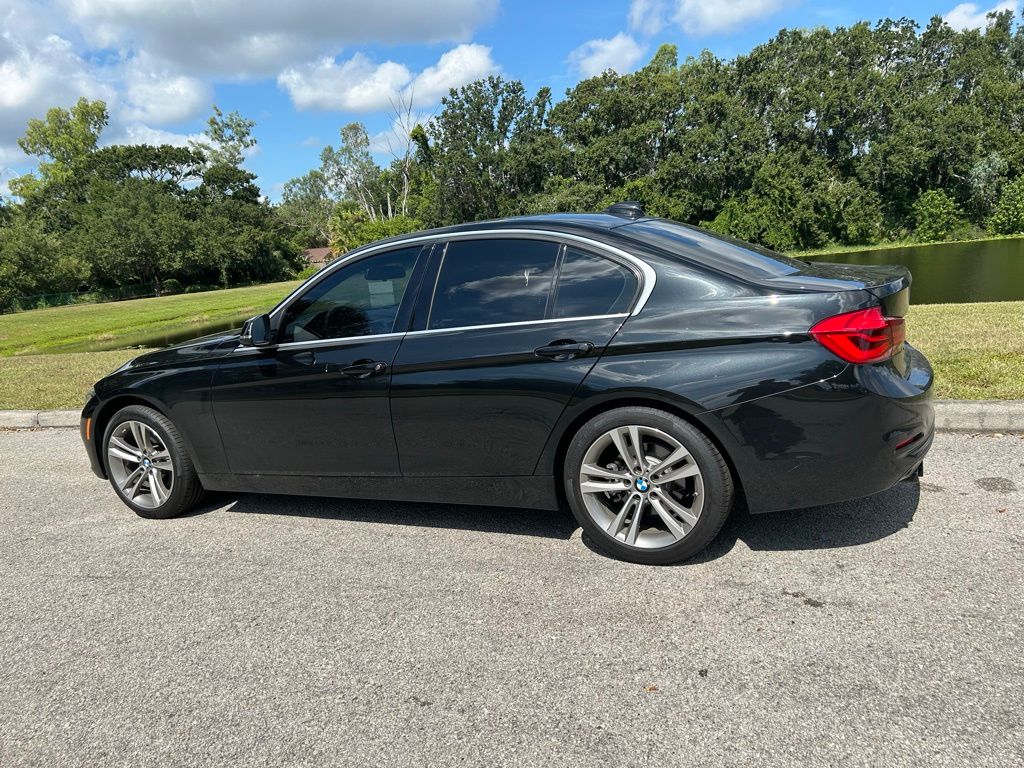 Thumbnail: 2018 BMW 3 Series - 3