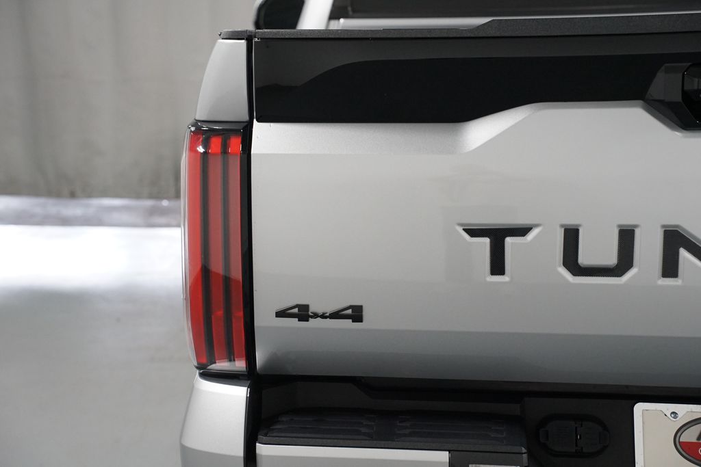 Thumbnail: 2023 Toyota Tundra - 11