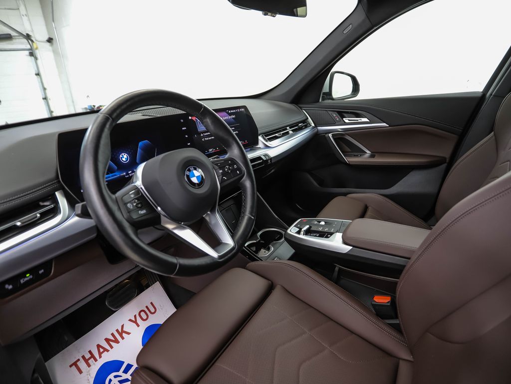 Thumbnail: 2023 BMW X1 - 10