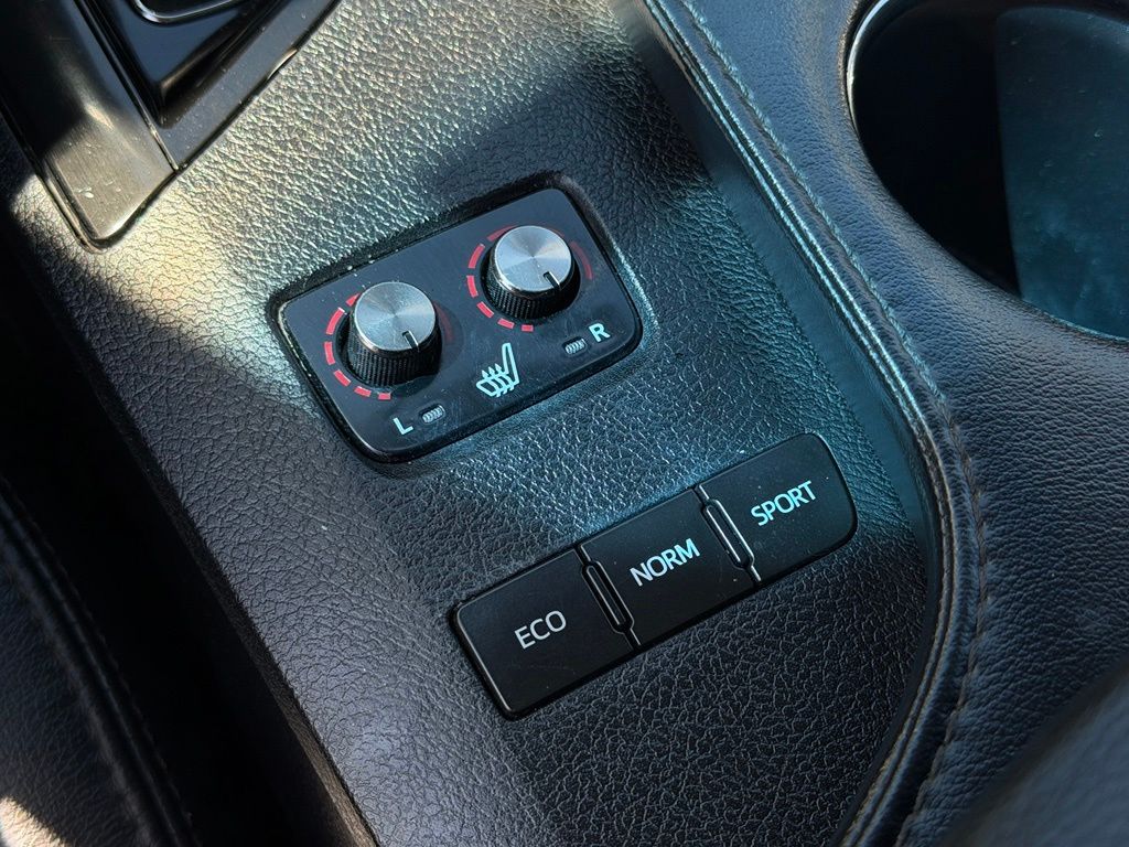 Used 2016 Toyota Avalon Sedan