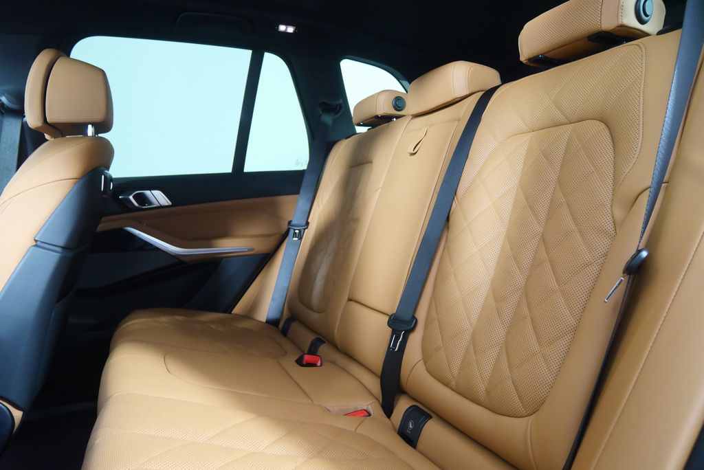 Thumbnail: 2026 BMW X5 - 16