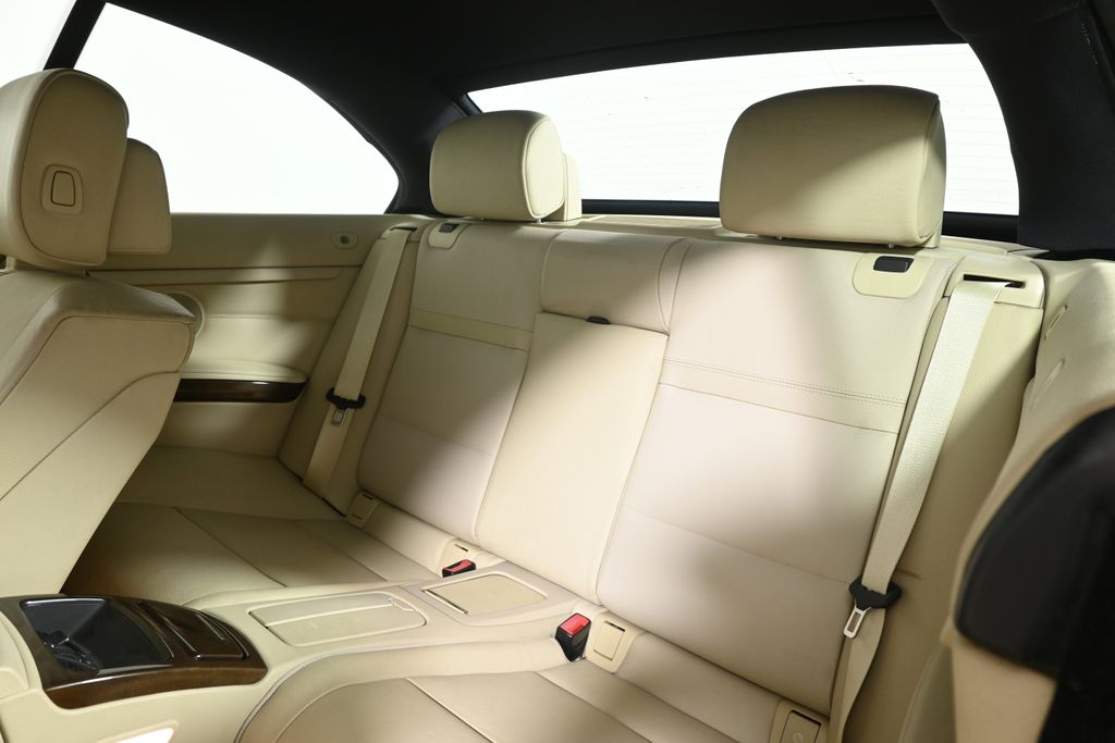 Thumbnail: 2010 BMW 3 Series - 7