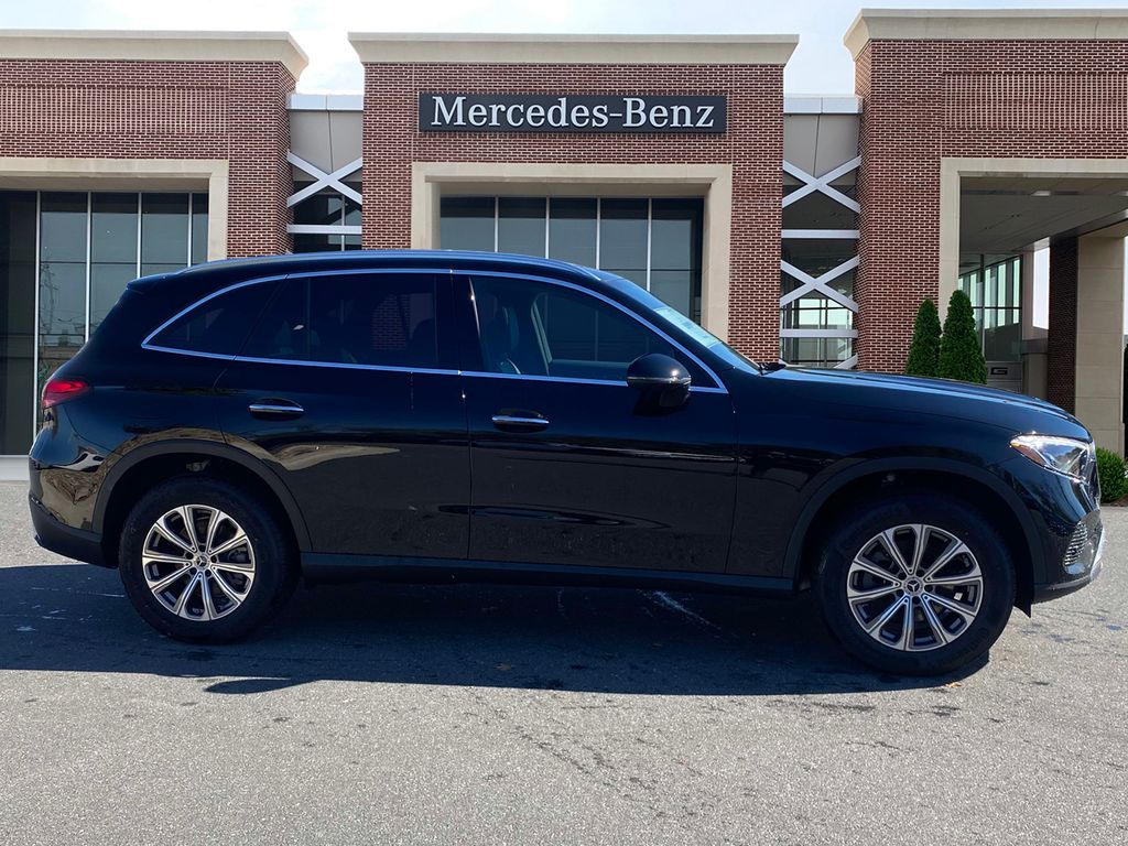 Thumbnail: 2025 Mercedes-Benz GLC - 4