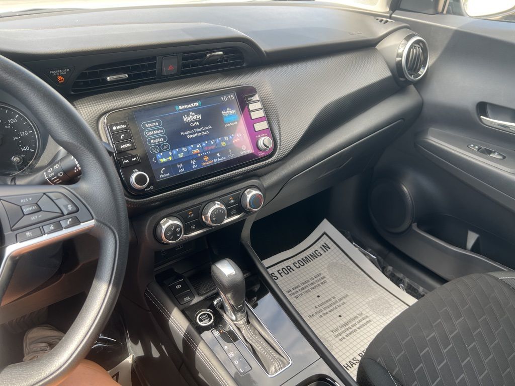 2024 Boulder Gray Pearl Nissan Kicks SV FWD SUV