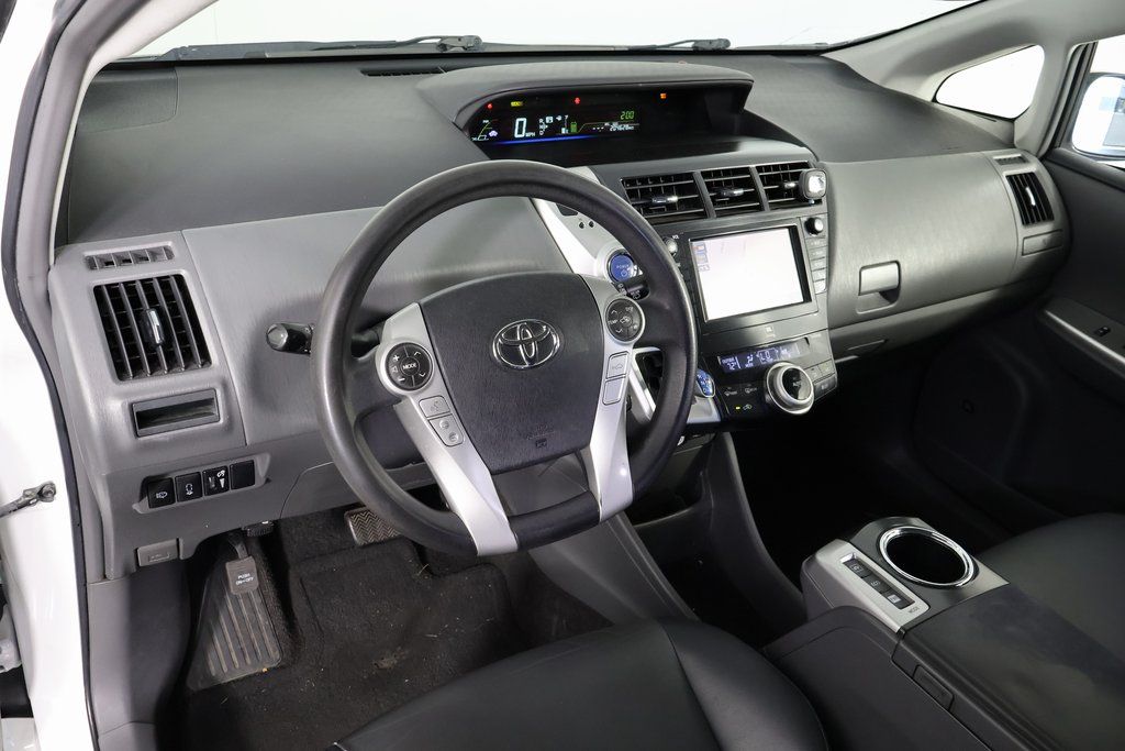 Thumbnail: 2012 Toyota Prius v - 6