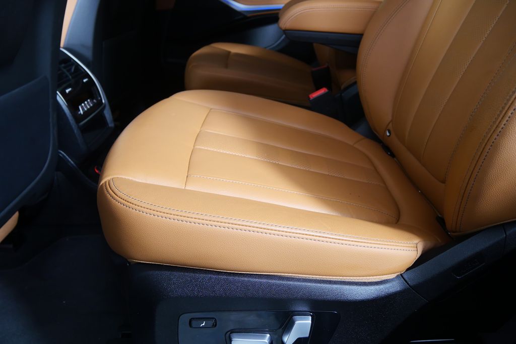 2022 BMW X7 xDrive40i 14