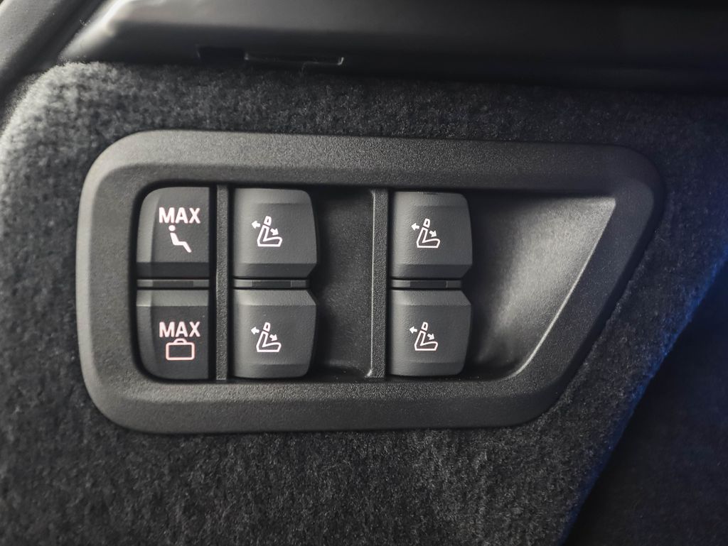 Thumbnail: 2026 BMW X7 - 27