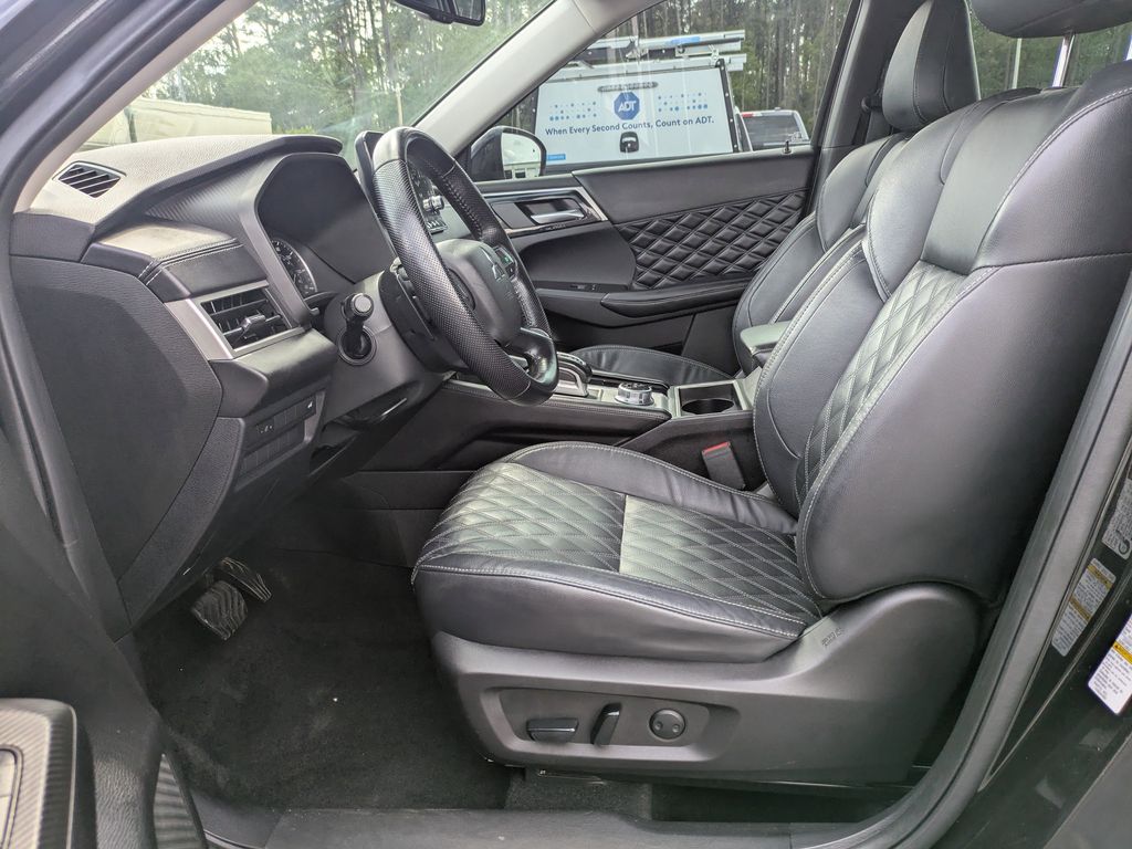 2022 Mitsubishi Outlander SEL Special Edition 2WD