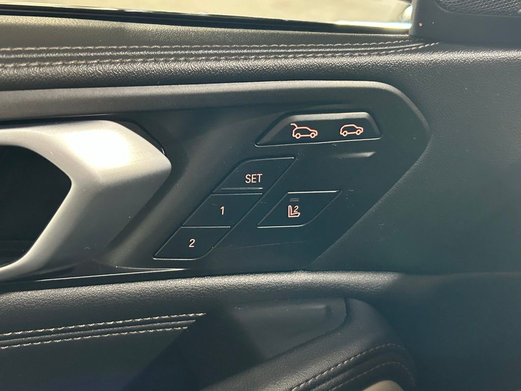 Used 2024 Black Sapphire Metallic BMW xDrive40i image 54