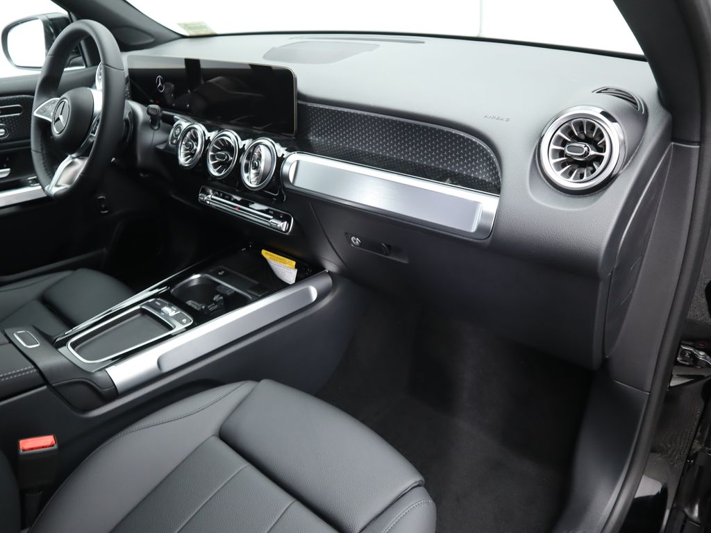 Thumbnail: 2025 Mercedes-Benz GLB - 18